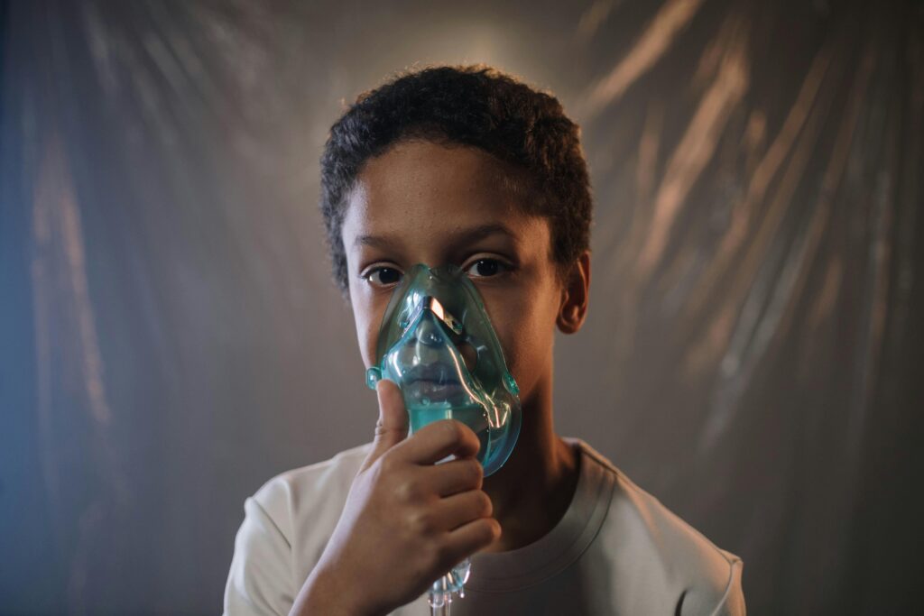 CHILD WITH INHALER
